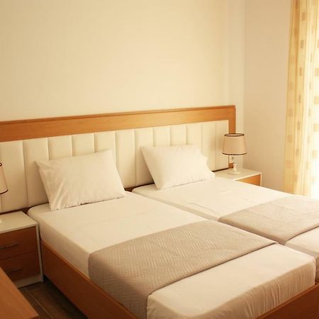 Alexandra'S Apartments Sarandë エクステリア 写真