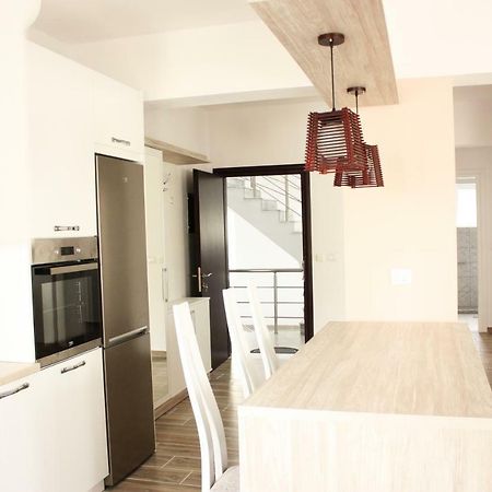 Alexandra'S Apartments Sarandë エクステリア 写真