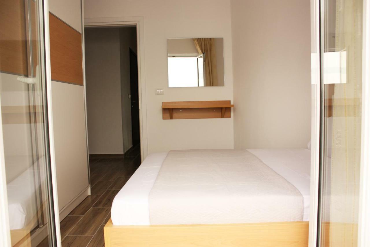 Alexandra'S Apartments Sarandë エクステリア 写真