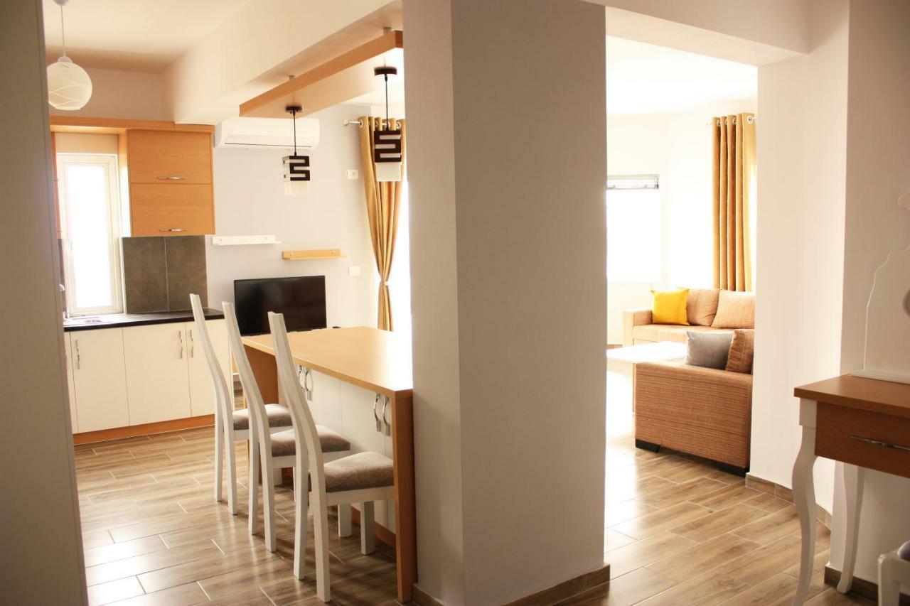 Alexandra'S Apartments Sarandë エクステリア 写真