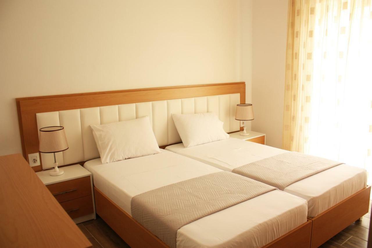 Alexandra'S Apartments Sarandë エクステリア 写真