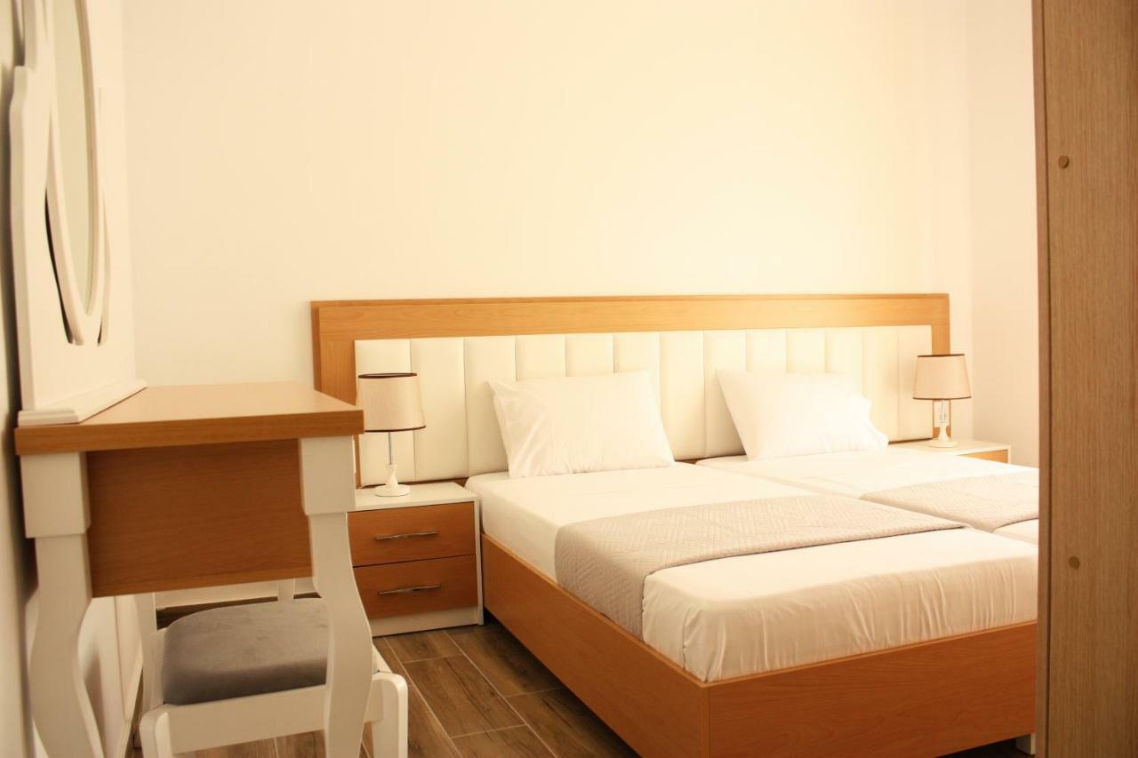 Alexandra'S Apartments Sarandë エクステリア 写真