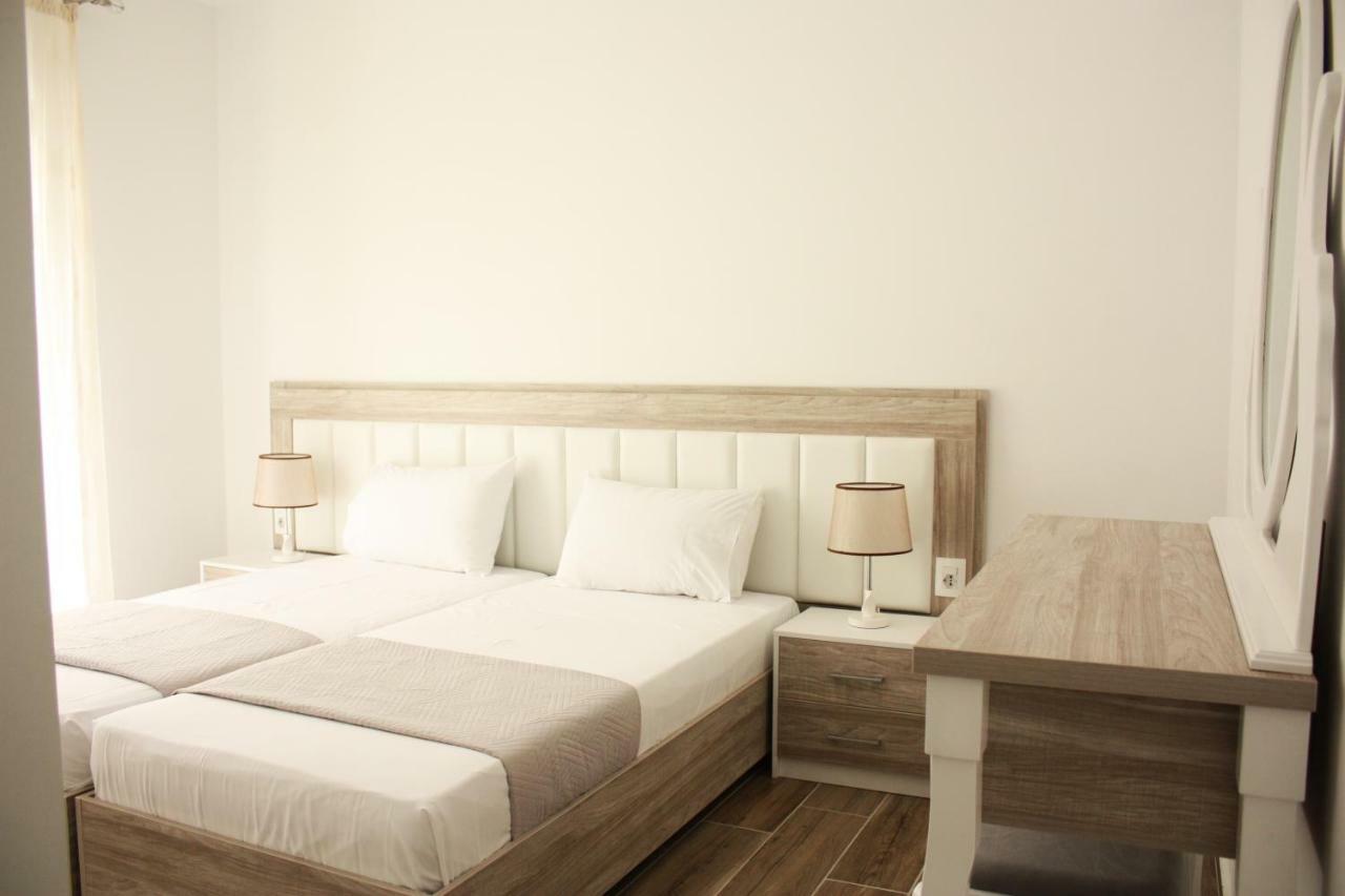 Alexandra'S Apartments Sarandë エクステリア 写真