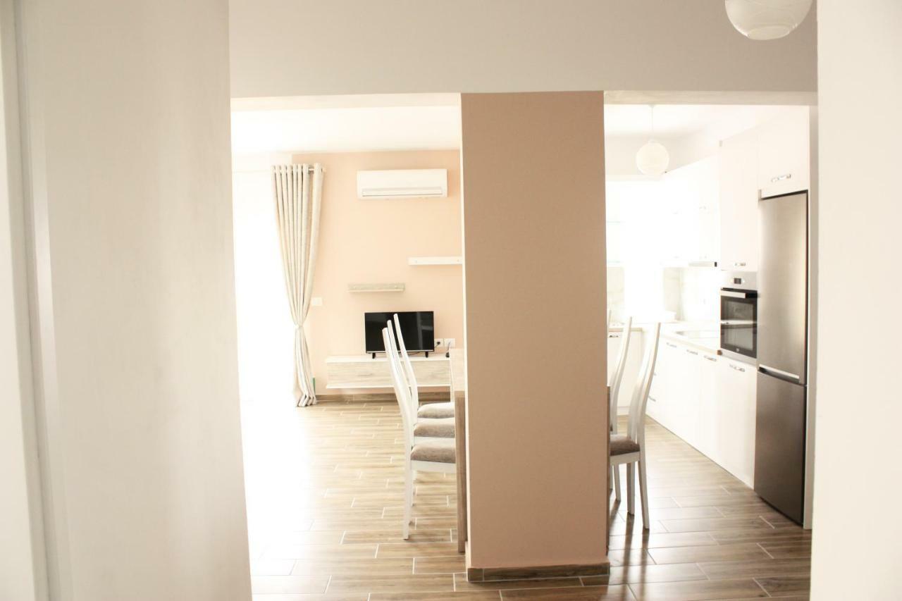 Alexandra'S Apartments Sarandë エクステリア 写真