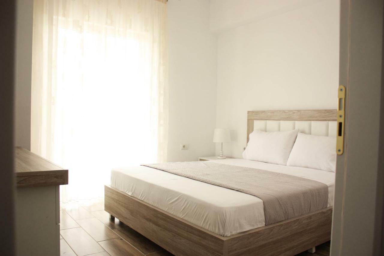 Alexandra'S Apartments Sarandë エクステリア 写真