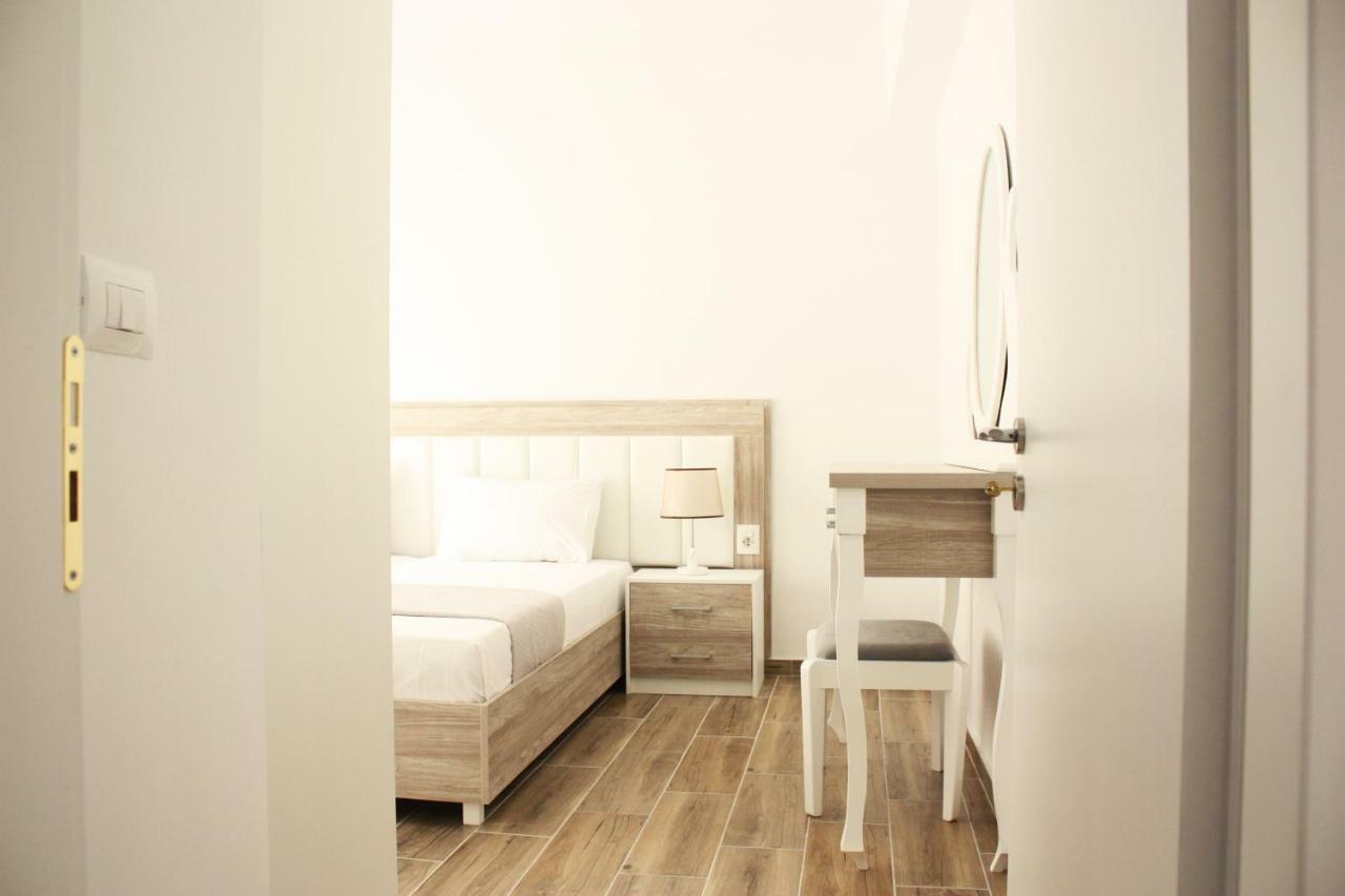 Alexandra'S Apartments Sarandë エクステリア 写真